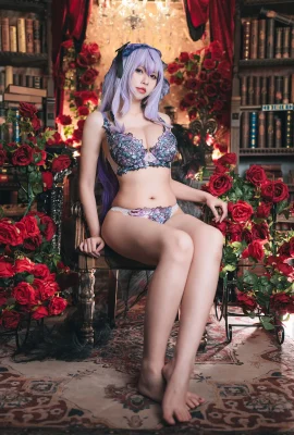 Xiaokong sora – Blue Archives Flying Bird Horse Time Underwear (24 Photos)