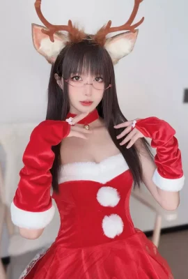 Coser beauty pudding Dafa Perohub-December subscription theme private sexy 6 sets of clothing series show off the buttocks and legs tempting photo 1