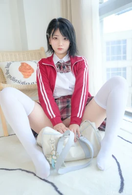 Xiaofeng “Cute Girl Uniform” (100 Photos)